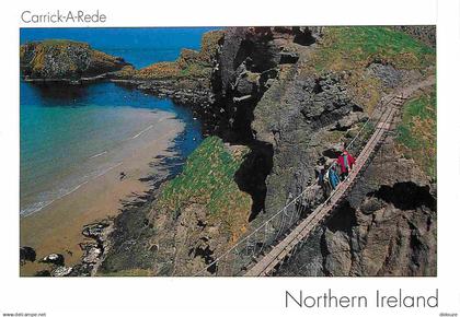 Irlande du Nord - Antrim - Carrick-a-Rede - A rope bridge used by salmon fishermen spanning an 80 ft Chasm - CPM - Voir