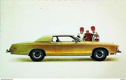 ► FORD LTD &  Majorette parade  -  For Us local dealer car 1974