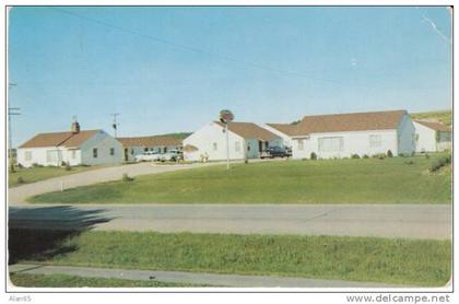 Fergus Falls MN Minnesota,  New Motel Lakeland, Lodging, Autos, c1950s Vintage Postcard