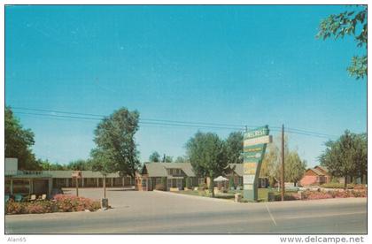 Pocatello Idaho, Pinecrest Motor Lodge Motel, c1960s Vintage Postcard