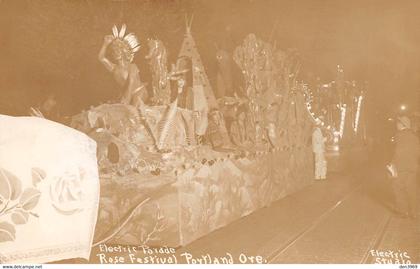 ETATS-UNIS - OR - Oregon - Portland - Electric Parade Rose Festival - Indians, Teepee - Photo-Carte