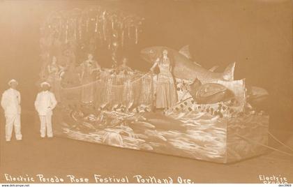 ETATS-UNIS - OR - Oregon - Portland - Electric Parade Rose Festival - Net Fishing - Photo-Carte