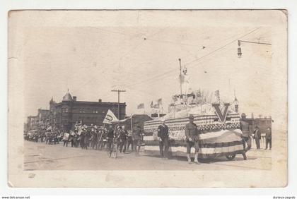 US WWI Victory parade in Waukegan? old postcard posted 1919 Waukegan, ILL pmk b211001