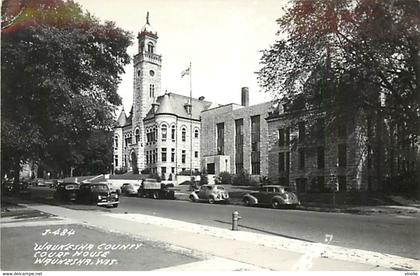 A-17-8560 :   WAUKESHA.  COURT HOUSE AUTOMOBILES. CAR.