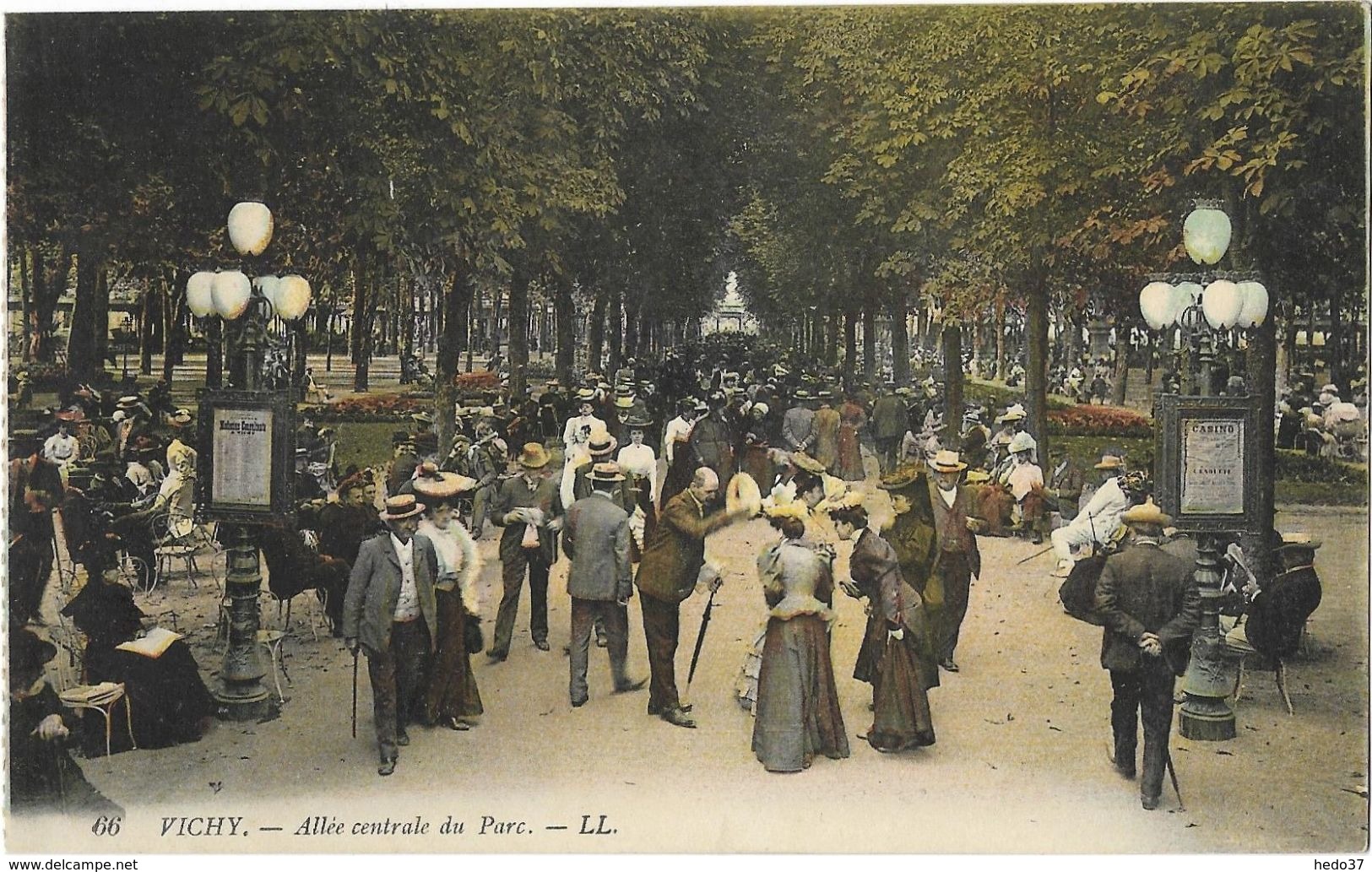 Vichy - Allée centrale du Parc