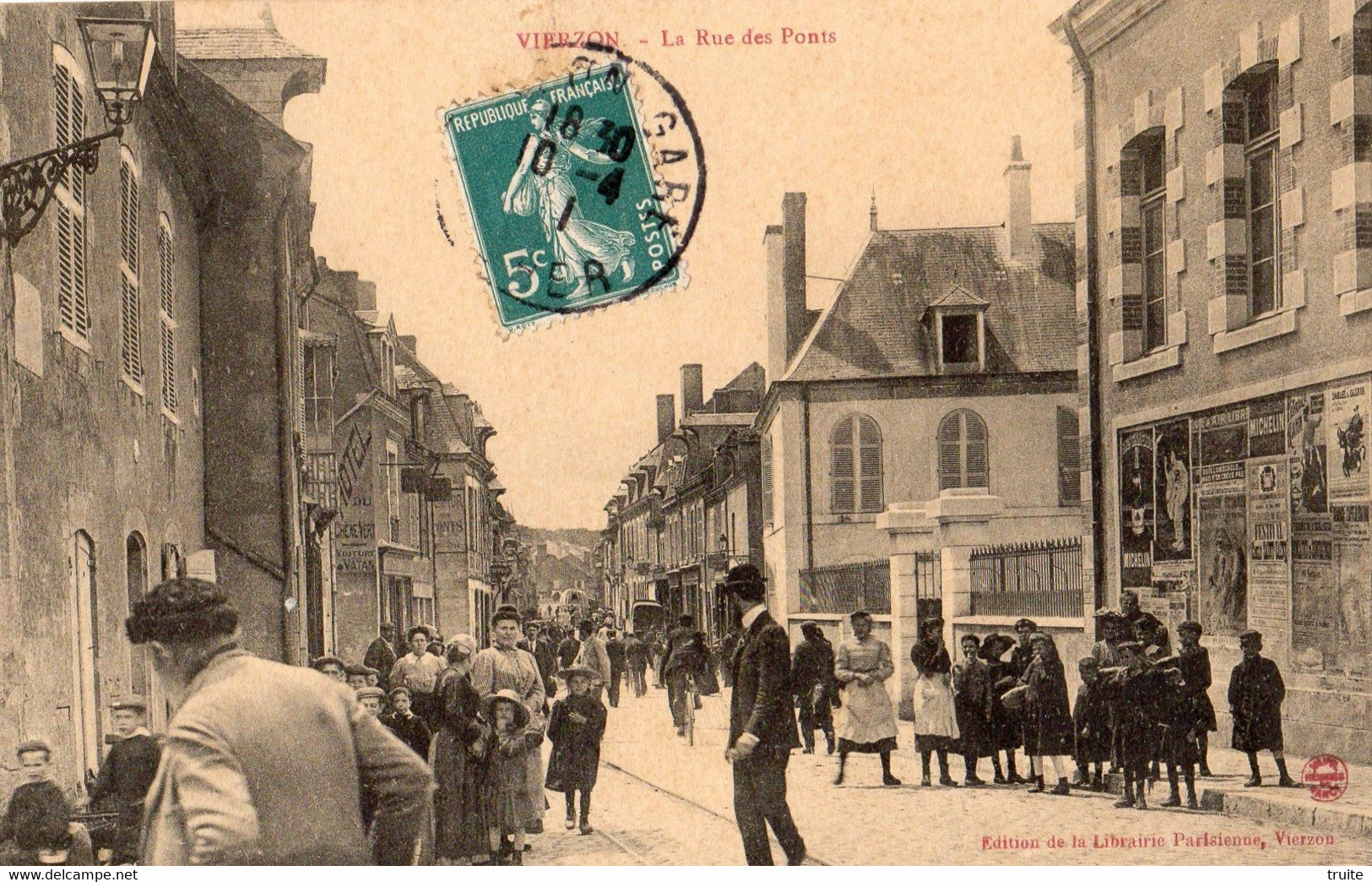 VIERZON LA RUE DES PONTS