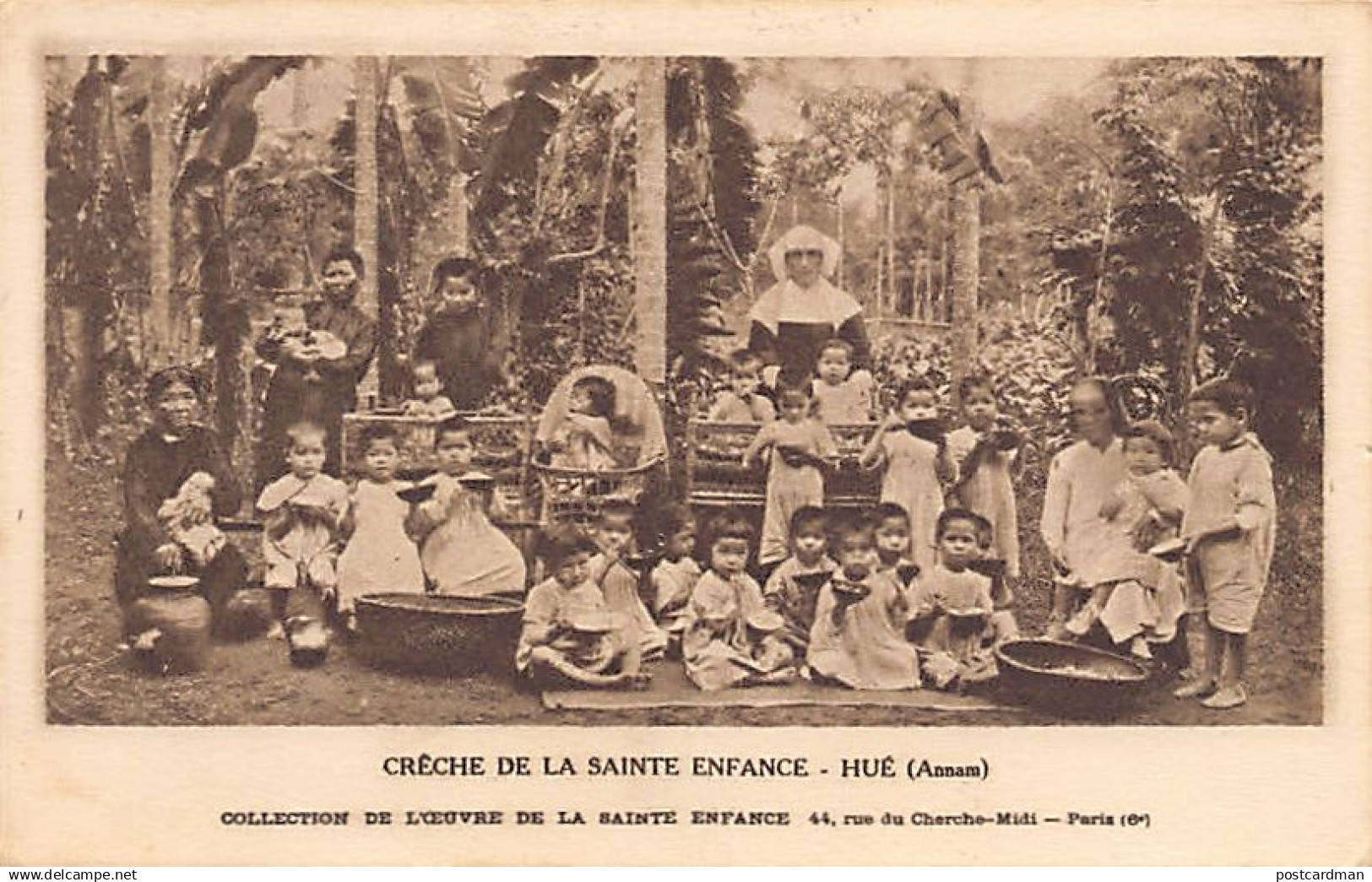 Viet-Nam - HUE - Crèche de la Sainte-Enfance