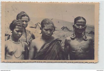 Viet-Nam - Groupe de Moïs - CARTE PHOTO - Ed. inconnu