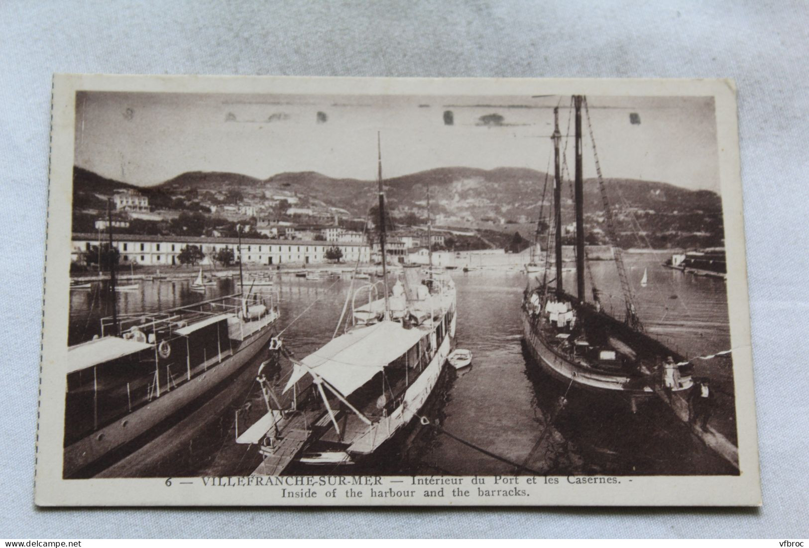 Villefranche sur mer, intérieur du port et les casernes, Alpes Maritimes 06