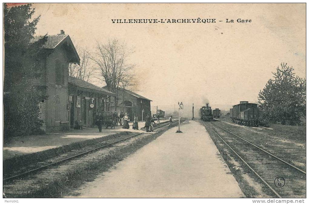 VILLENEUVE L´ARCHEVÊQUE -  la Gare