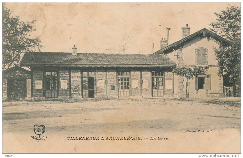 VILLENEUVE L´ARCHEVÊQUE - La Gare