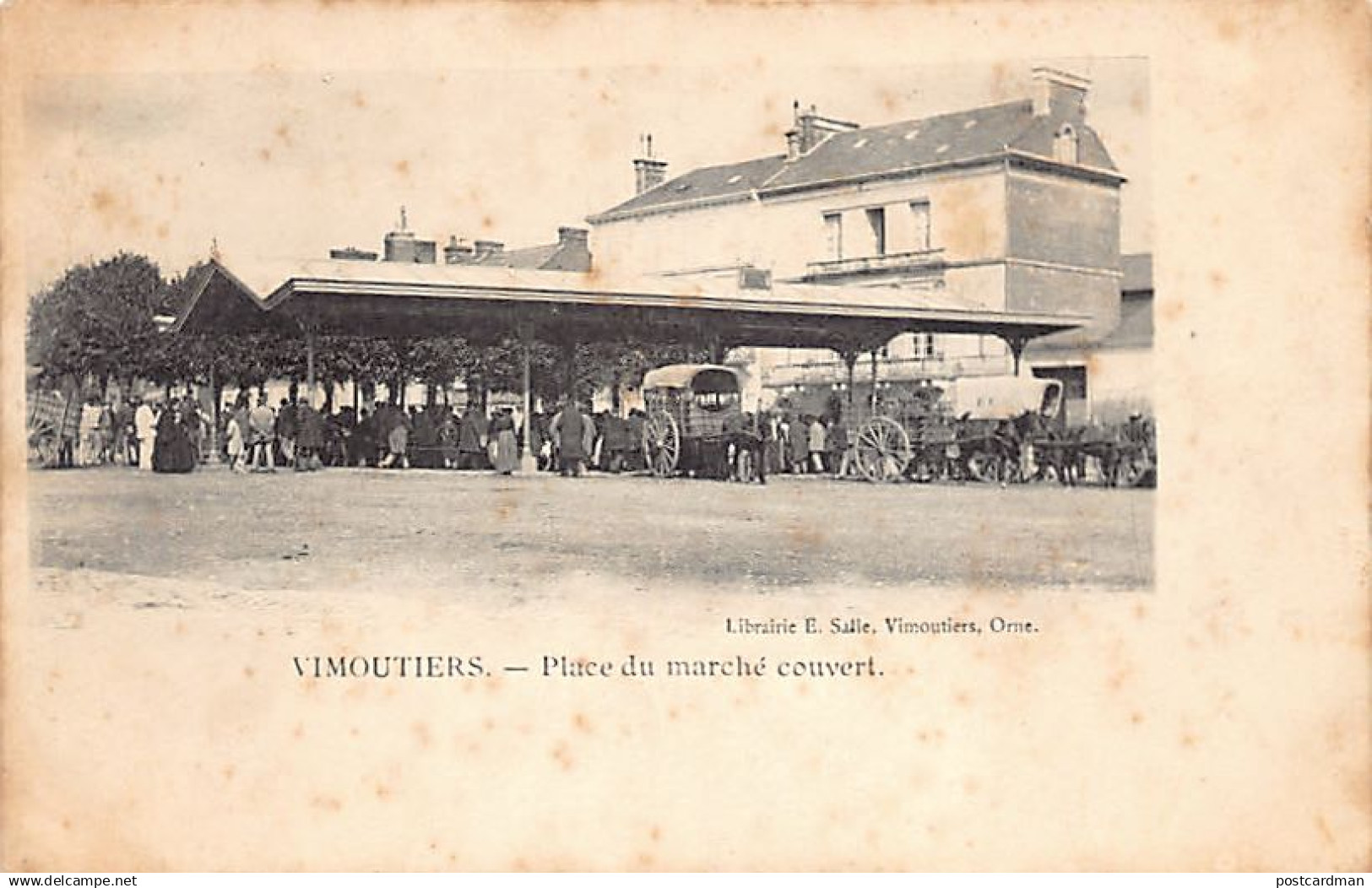 VIMOUTIERS (61) Place du Marché Couvert - Ed. E. Salle