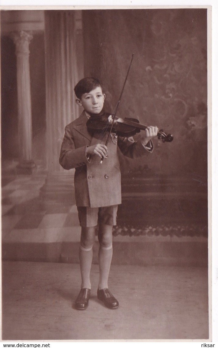 VIOLON(CARTE PHOTO) PARIS 20 em ARRONDISSEMENT