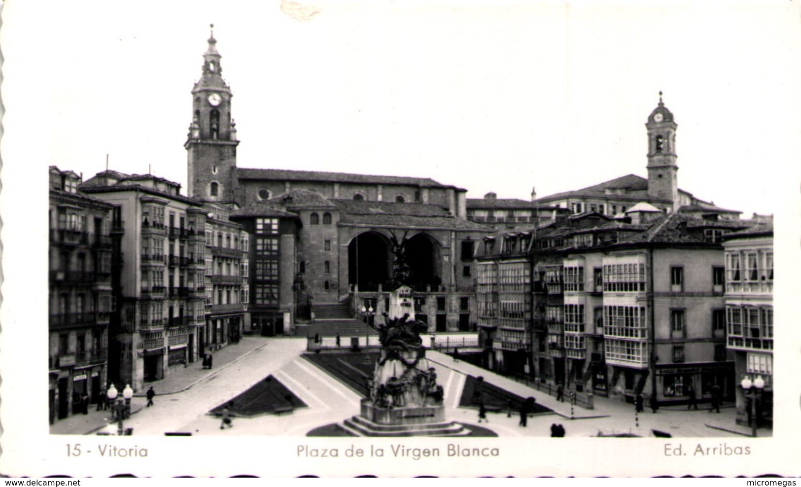 VITORIA - Plaza de la Virgen Blanca