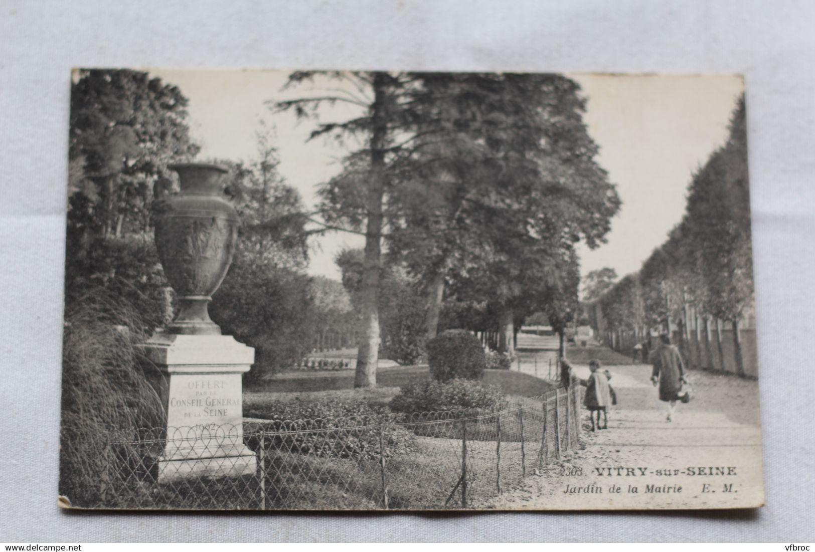 Vitry sur Seine, jardin de la mairie, Val de Marne 94