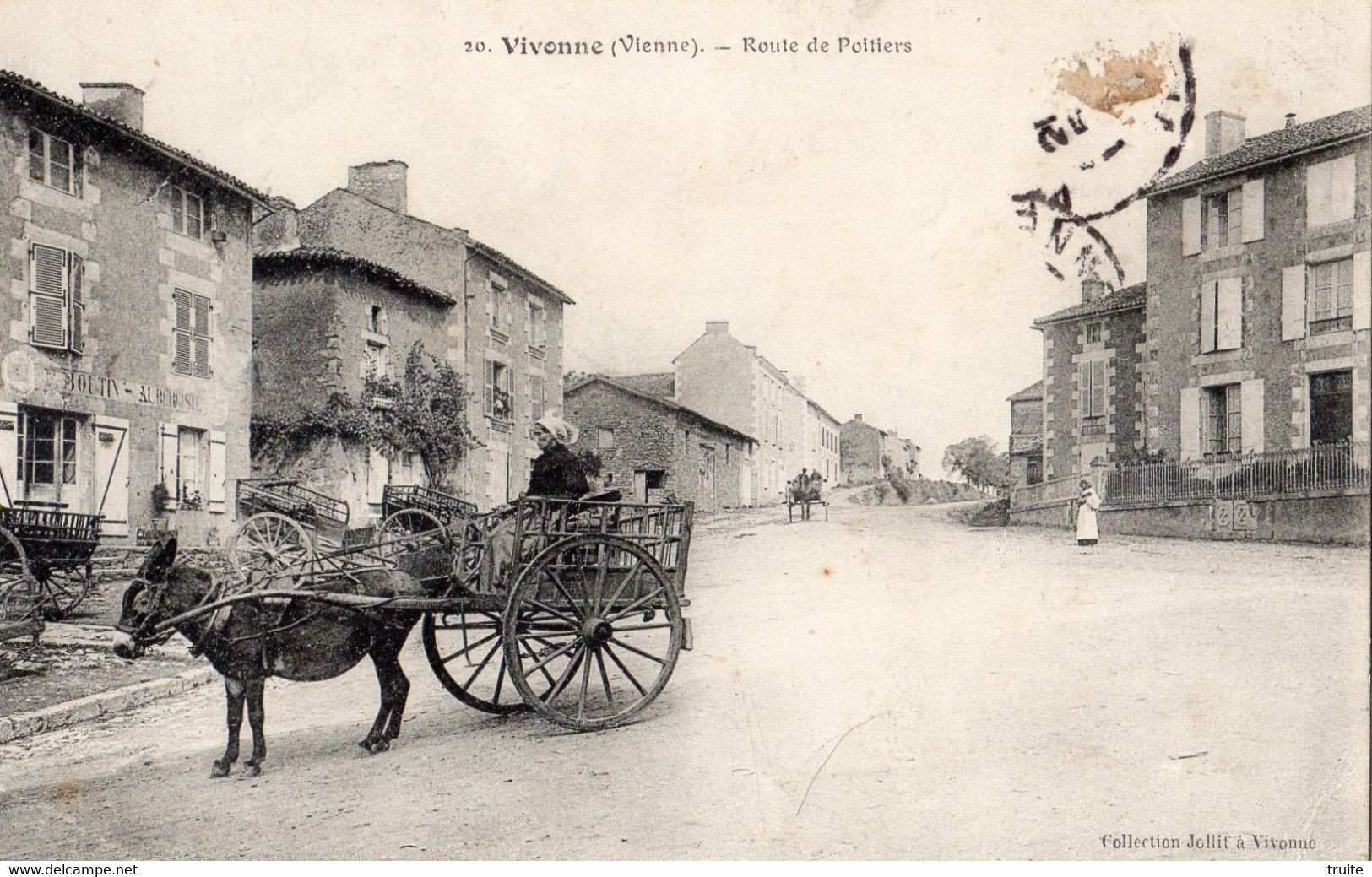 VIVONNE ROUTE DE POITIERS