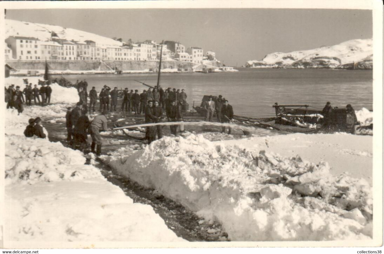 Vue de Port-Vendres (sous la neige) - photo (14cm x 9cm)