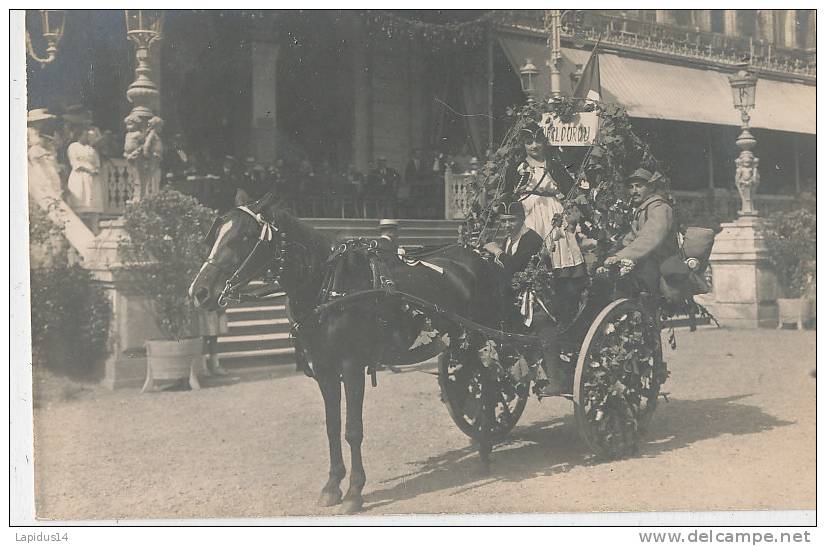 W678 /CARTE PHOTO  LUCHON (31) DEVANT LE CASINO DE LUCHON