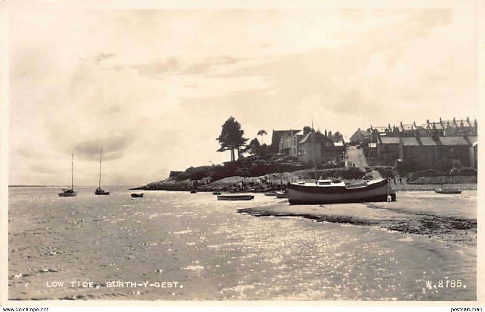 WALES Caernarvonshire - BORTH-Y-GEST Low Tide