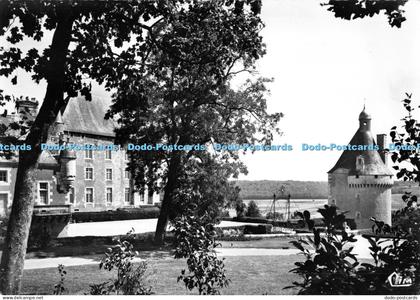 D006838 Bonnes. Le Chateau de Touffou. La partie Renaissance et la Tour St Jean.