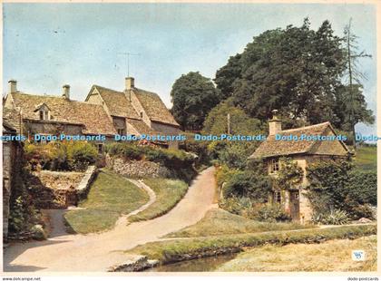 D028508 Bibury. Gloucestershire. Hawkers Hill. Walter Scott