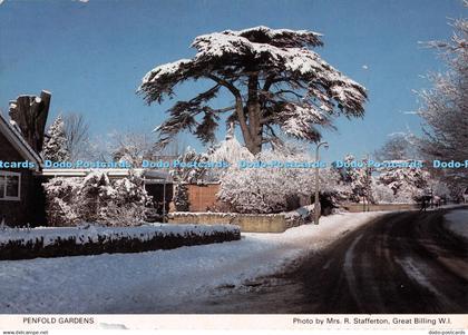 D116395 Penfold Gardens. Northamptonshire Federation of Women Institutes. Judges