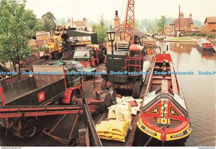 D150135 Warwickshire. Top Lock Wharf. Atherstone. J. V. Postcards