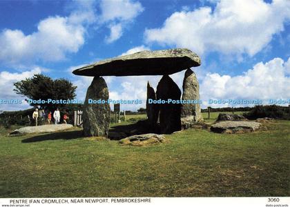 D151214 Pembrokeshire. Pentre Ifan Cromlech Near Newport. Pembrokeshire Eye Post