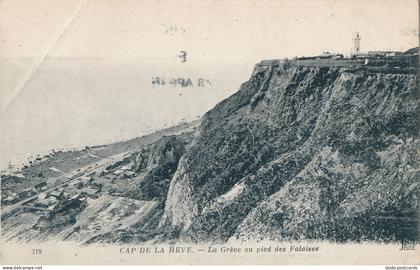 PC31210 Cap de la Heve. La Greve au Pied des Falaises. Neurdein. B. Hopkins