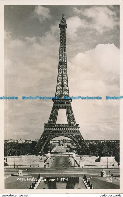 R013535 Paris. La Tour Eiffel. 1950