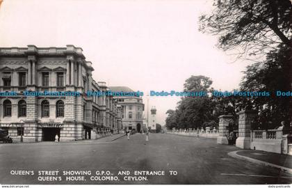 R043732 Queens Street Showing G. P. O. and Entrance to Queens House. Colombo. Ce