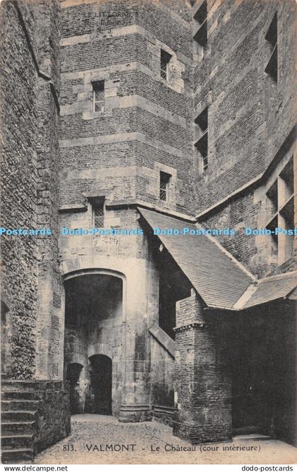 R431207 Valmont 813 Le Chateau cour interieure Carte Postale