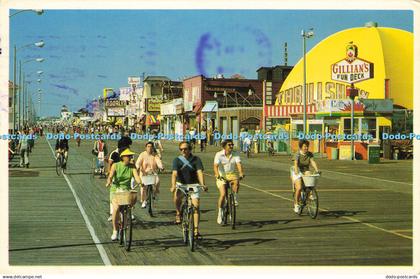 R582034 New Jersey Ocean City Bicycle riding on the Broadwalk Jack Freeman 1983