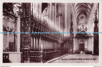 R699724 Amiens. La Cathedrale Details des Stalles du Coeur. Veron. Lelong