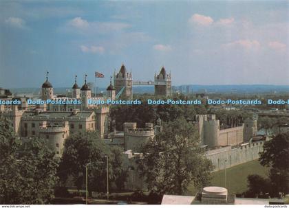 D036197 Tower of London. The Tower and Tower Bridge From the Port of London Auth