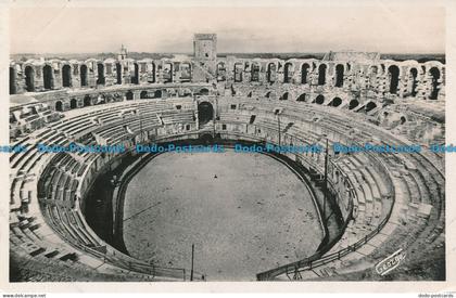 R079218 Arles en Provence. Interieur de l Amphitheatre Romain. Georges Arles