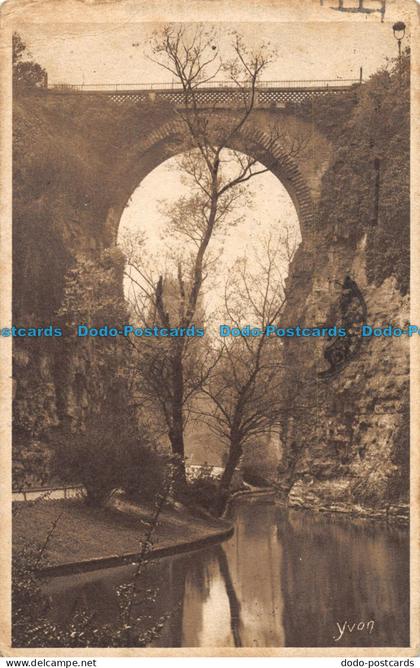 R147147 Parc des Buttes Chaumont. Yvon. 1923