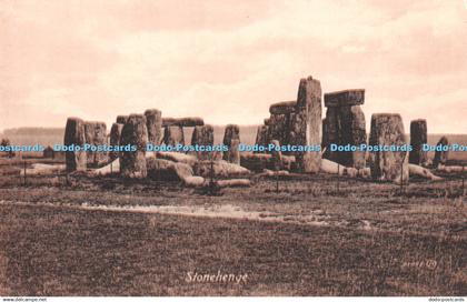 R217515 Stonehenge Valentines JV