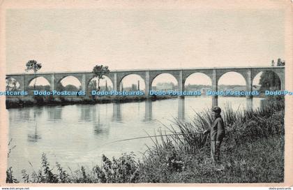 R220464 Sable sur Sarthe Viaduc et bords de la Sarthe J Malicot Sable