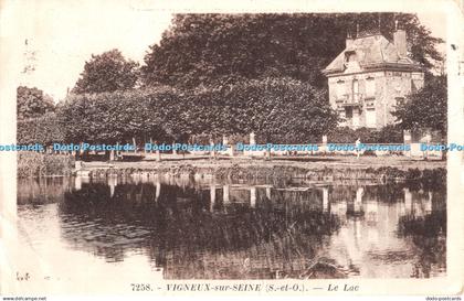 R352029 Vigneux sur Seine S et O Le Lac Daniel Delboy 1948