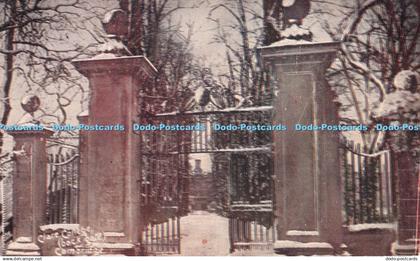 R510985 Cambridge Clare College Back Gate