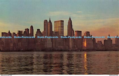 R581829 View of Lower Manhattan Seen from Brooklyn Manhattan Post Card Pub Dexte