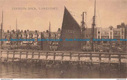 R673842 Lowestoft. Trawler Dock