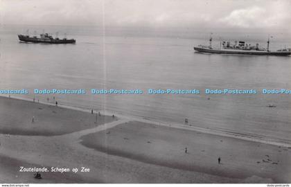 R695172 Zoutelande. Schepen op Zee. Fa. d. H. M. RP