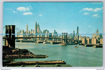 R744800 New York City Lower Manhattan Skyline Showing Brooklyn Bridge Manhattan