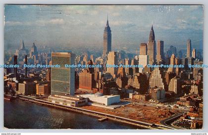 R746671 New York City United Nations Building with Empire State Building at Left