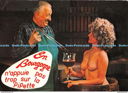 D059639 En Bourgogne. Combier Macon. Cim. Postcard