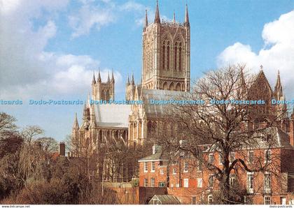 D095843 Lincoln Minster. From Potter Gate. Lincoln Minster Shop. Lincoln Cathedr