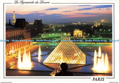 D136163 Paris La Pyramide du Louvre Globe Etablissement Public du Grand Louvre A