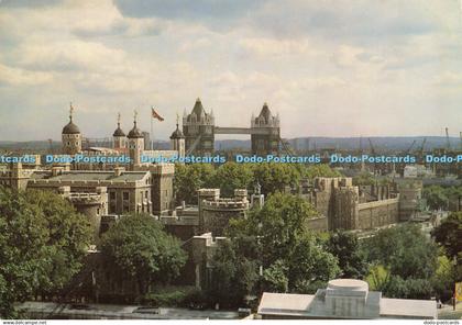 D158919 Tower of London. The Tower and Tower Bridge From the Port of London Auth